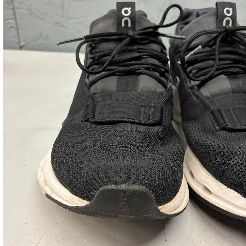 On Cloudnova Running Shoes Womens 9 Black White Mesh Low Top Sneakers Cushion